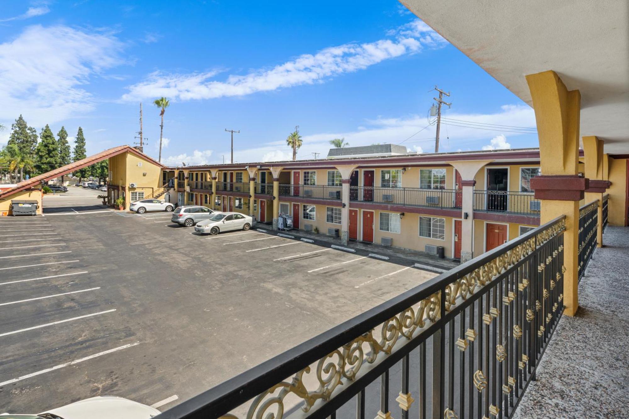 Sky Palm Motel - Orange Exterior foto
